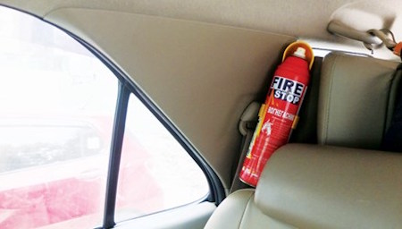 20160108171927 binh chua chay1 Lo ngại không biết đặt bình chữa cháy ở đâu trên ô tô cho đảm bảo an toàn