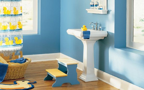 d67bb4trangtriphongtamdaymausa Thiết kế trang trí phòng tắm đầy màu sắc vui nhộn cho bé